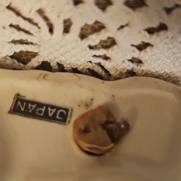 Mid-century Ceramic Japanese  Kitschy Salt and Pepper Shakers - Picture 6 of 8